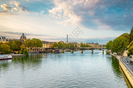 塞纳河巴黎的景色高清图片