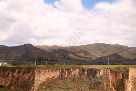 火车外断层及稻田山脉背景