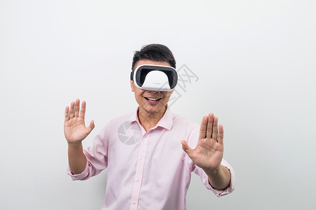体验高科技虚拟现实VR图片