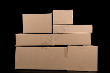 物流快递纸质盒子排列叠放图片