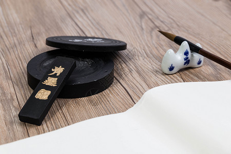 摆设的小木桌中国风笔墨纸砚设计图片