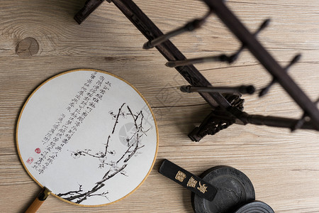 圆木桌中国风笔墨纸砚设计图片