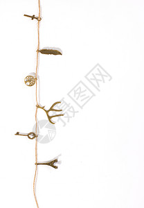 恶魔鹿角素材用麻绳串起来的装饰品背景