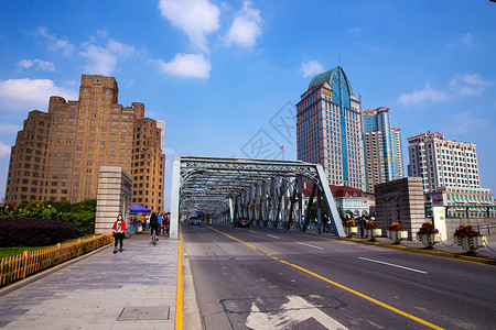 蓝天白云上海外白渡桥背景图片