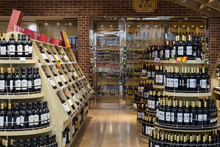 超市红酒素材红酒酒窖红酒专柜背景