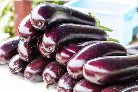 超市蔬果新鲜的紫色茄子背景