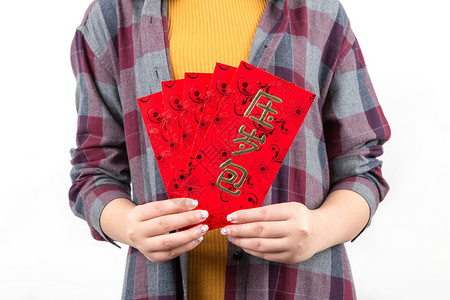 年轻女性新年收发红包棚柏图片
