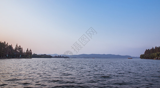 杭州西湖树林安静湖面图片