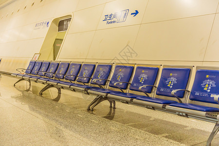 动车座椅杭州东站的一排座椅背景