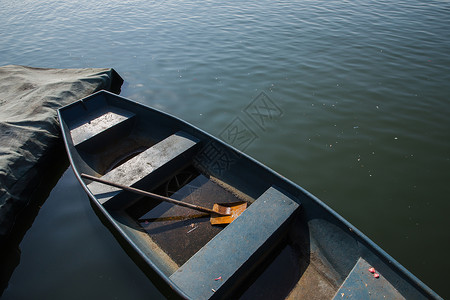 杭州西湖湖面铁皮船背景图片