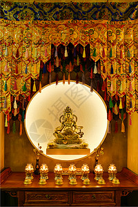 佛教菩萨桌子上的菩萨高清图片