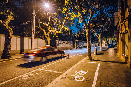 武康路街头夜景图片