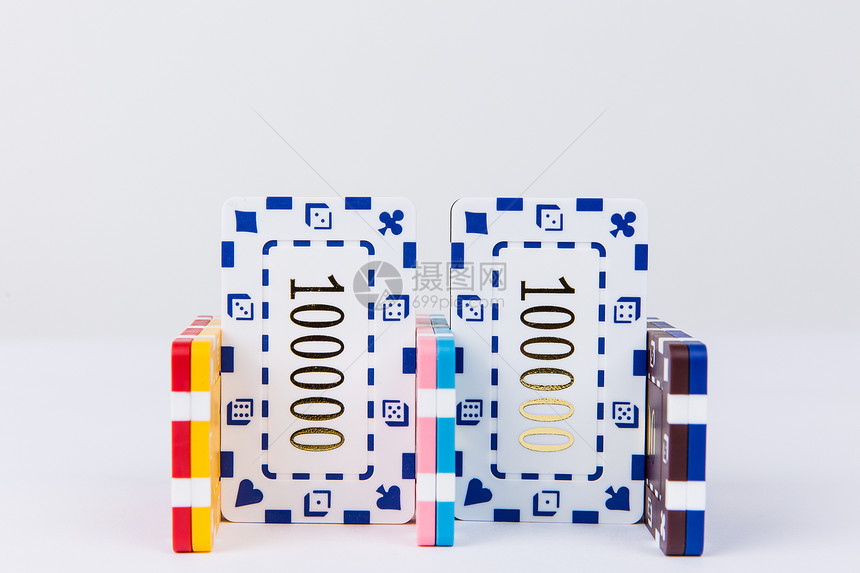 团队合作彩色筹码拼接摆拍图片