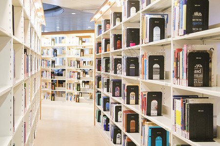 公务员图书馆整齐排列的书架背景