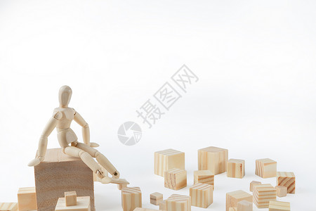 有趣的玩具模型各种形状的原木色积木背景