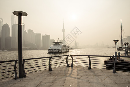 城市护栏雾霾下的上海陆家嘴建筑背景