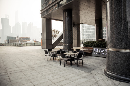 雾霾下的上海城市建筑高清图片