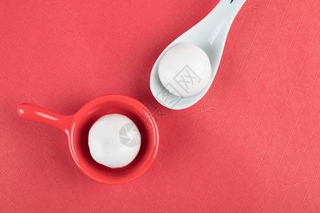 牙膏设计素材勺子一颗汤圆背景
