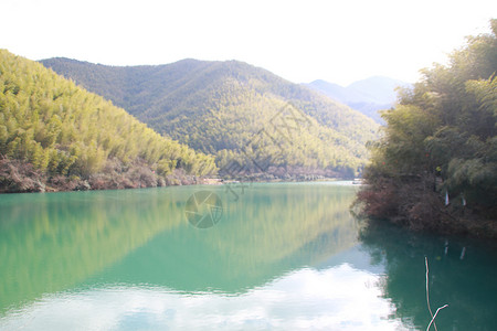 绿水清山天目湖山水库背景