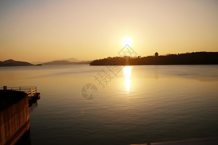 天目湖的夕阳图片