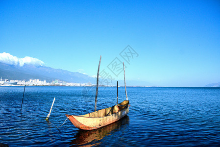 西洱海云南大理下关洱海大理古城背景