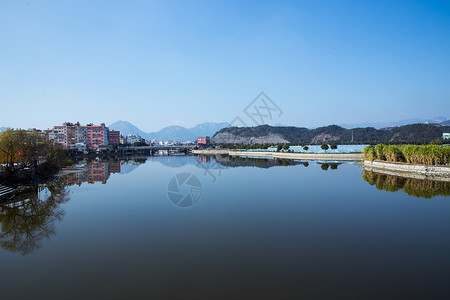 镜面湖大气城市田园水面倒影背景