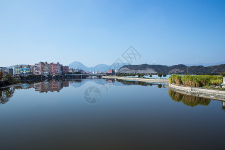 镜面湖大气城市田园水面倒影背景