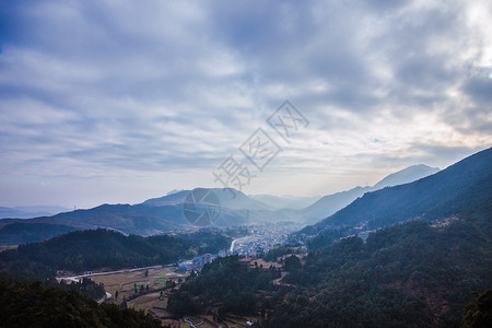 大气山脉田园乡村风光背景图片