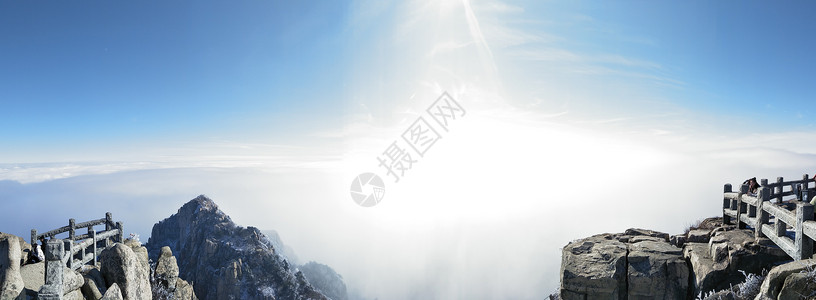 泰山山顶光线雾霜高清图片