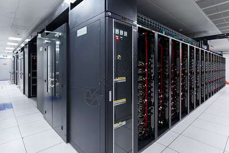 安全分析服务器机架和数据线背景