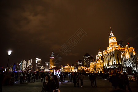 上海城市建筑钟楼夜景图片