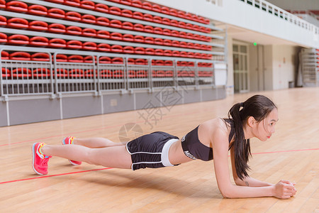 运动健身活力美女平板撑图片