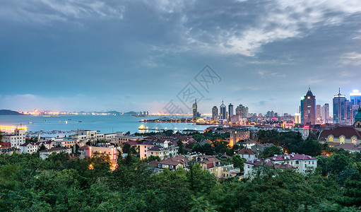 老西部信号山风光背景