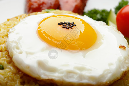 煎蛋炒饭混合高清图片