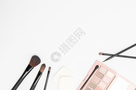 韩国化妆品海报白底背景化妆品道具平铺背景