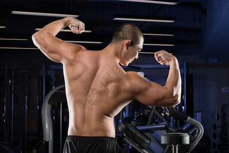 健身肌肉展示动作高清图片