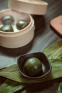 非遗美食板清明团 青团 绿色食品 粗粮背景