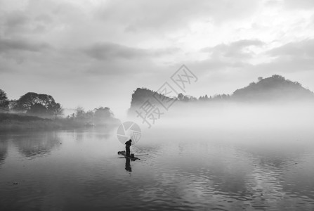 烟雨漓江背景图片