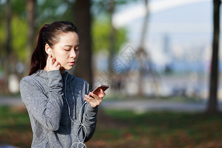 年轻人人物元素美女户外运动背景