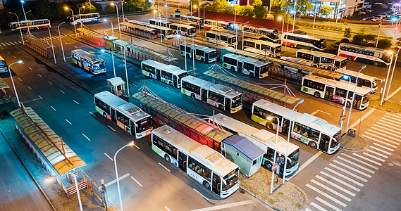 东莞公交航拍夜晚公交车站背景