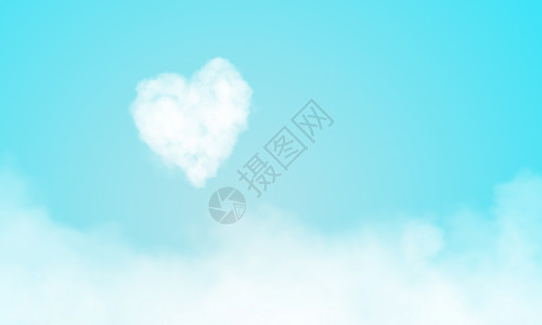 多形状云朵爱心形状的云朵在蓝天空中设计图片