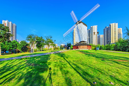 武汉希望蓝天草地公园风车背景