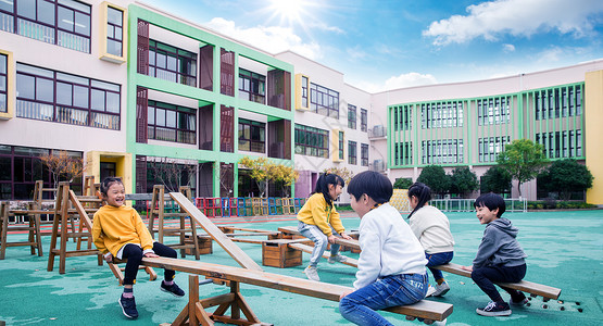 蓝天下的幼儿园背景图片