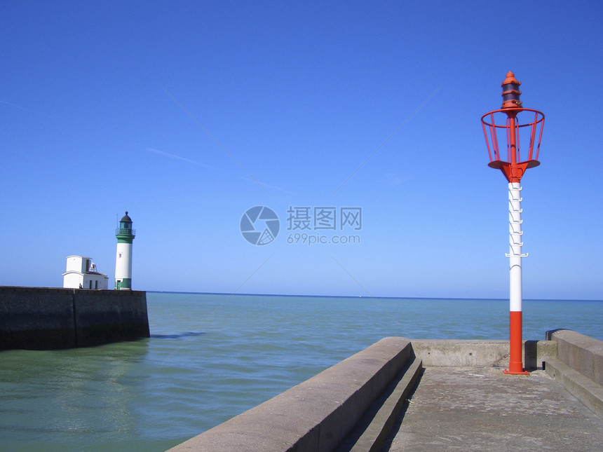 海滨码头灯塔图片
