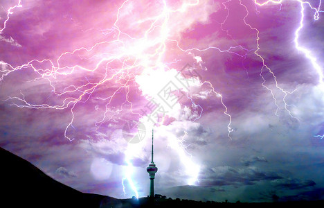 西安电视塔电闪雷鸣设计图片
