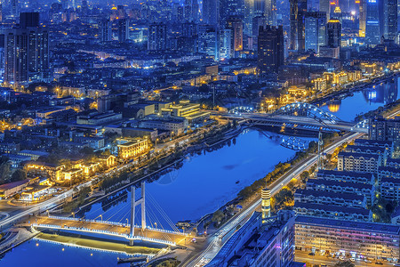 天津夜晚蓝色的河背景图片