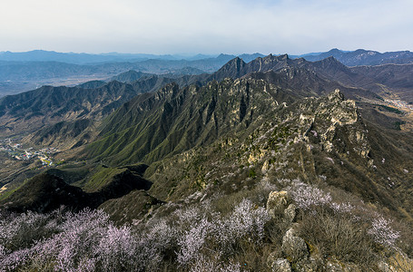 春染长城北京登山高清图片