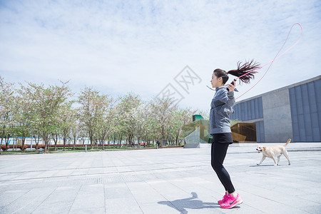 城市动物大气户外运动女孩跳绳背景
