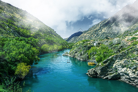 亚丁旅行仙乃日神山倒影背景