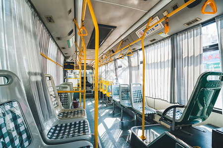 公交车内景交通运输车扶手高清图片
